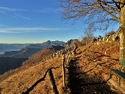 66 Vista dal Monte Tesoro verso Resegone e Grigne nella luce dell'imminente tramonto